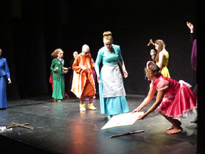 Festivals de Girona. FITAG 2019 - '8 wires or 1 reason of love'. Espectacle interpretat per la companyia 'Student Dance and Plastic Theatre Oler' de Moscou