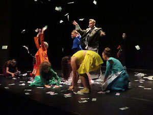 Festivals de Girona. FITAG 2019 - '8 wires or 1 reason of love'. Espectacle interpretat per la companyia 'Student Dance and Plastic Theatre Oler' de Moscou