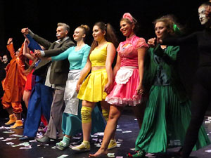 Festivals de Girona. FITAG 2019 - '8 wires or 1 reason of love'. Espectacle interpretat per la companyia 'Student Dance and Plastic Theatre Oler' de Moscou