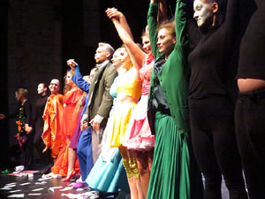 Festivals de Girona. FITAG 2019 - '8 wires or 1 reason of love'. Espectacle interpretat per la companyia 'Student Dance and Plastic Theatre Oler' de Moscou