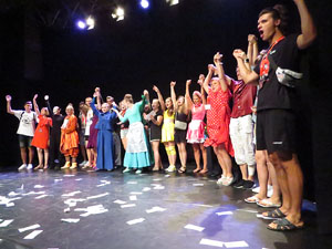 Festivals de Girona. FITAG 2019 - '8 wires or 1 reason of love'. Espectacle interpretat per la companyia 'Student Dance and Plastic Theatre Oler' de Moscou