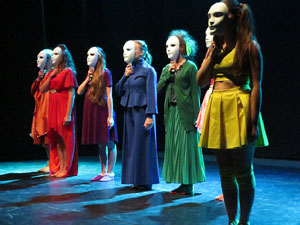 Festivals de Girona. FITAG 2019 - '8 wires or 1 reason of love'. Espectacle interpretat per la companyia 'Student Dance and Plastic Theatre Oler' de Moscou