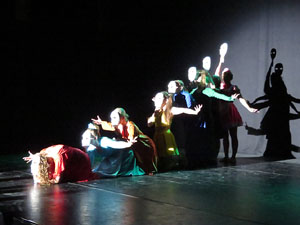 Festivals de Girona. FITAG 2019 - '8 wires or 1 reason of love'. Espectacle interpretat per la companyia 'Student Dance and Plastic Theatre Oler' de Moscou