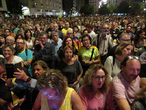 Marxa de Torxes de Girona per commemorar l'1-O