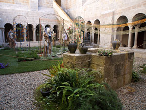Temps de Flors 2019. Instal·lacions i decoracions florals al claustre romànic del monestir de Sant Daniel