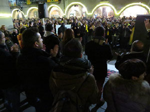 Concentració de protesta contra les resolucions de la Junta Electoral Central que inhabiliten el President Quim Torra