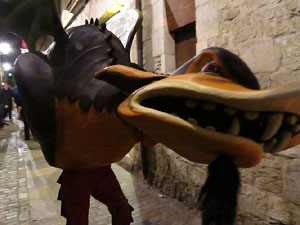 Fires 2019. La Drakofarra, descens del Beatusaure i del petit Drac Major per les escales de la Catedral de Girona