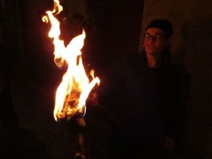 Fires 2019. La Drakofarra, descens del Beatusaure i del petit Drac Major per les escales de la Catedral de Girona