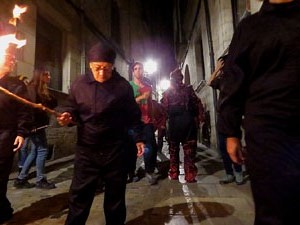 Fires 2019. La Drakofarra, descens del Beatusaure i del petit Drac Major per les escales de la Catedral de Girona