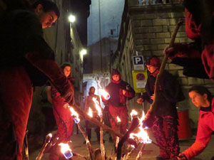 Fires 2019. La Drakofarra, descens del Beatusaure i del petit Drac Major per les escales de la Catedral de Girona