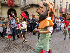 Fires 2019. Passejada amb els capgrossos de la ciutat i Fal·lera Gironina