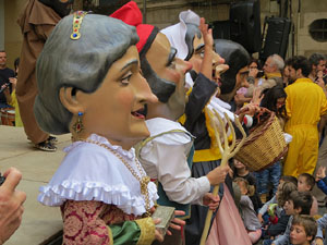 Fires 2019. Passejada amb els capgrossos de la ciutat i Fal·lera Gironina