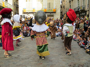 Fires 2019. Passejada amb els capgrossos de la ciutat i Fal·lera Gironina