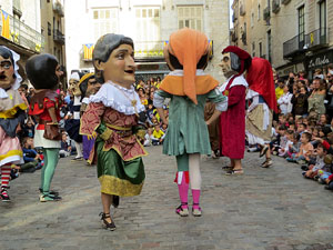Fires 2019. Passejada amb els capgrossos de la ciutat i Fal·lera Gironina