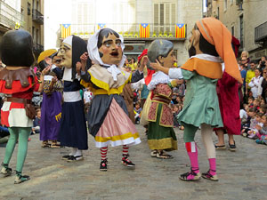 Fires 2019. Passejada amb els capgrossos de la ciutat i Fal·lera Gironina