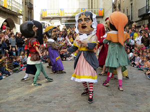 Fires 2019. Passejada amb els capgrossos de la ciutat i Fal·lera Gironina