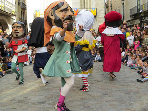 Fires 2019. Passejada amb els capgrossos de la ciutat i Fal·lera Gironina