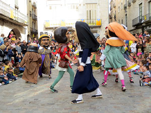 Fires 2019. Passejada amb els capgrossos de la ciutat i Fal·lera Gironina