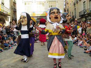 Fires 2019. Passejada amb els capgrossos de la ciutat i Fal·lera Gironina