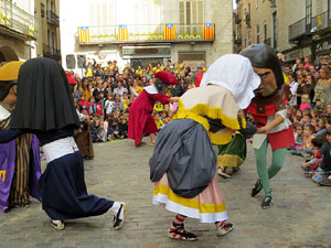 Fires 2019. Passejada amb els capgrossos de la ciutat i Fal·lera Gironina
