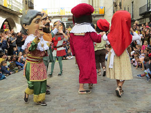 Fires 2019. Passejada amb els capgrossos de la ciutat i Fal·lera Gironina