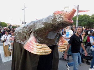 Fires 2019. Pregó de Fires. Les cercaviles de gegants i capgrossos fins la plaça del Vi