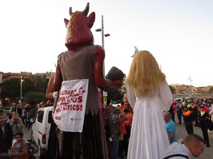 Fires 2019. Pregó de Fires. Les cercaviles de gegants i capgrossos fins la plaça del Vi