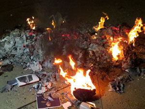 Concentraci&oacute; de protesta contra la pres&egrave;ncia de Felip VI a Catalunya a la pla&ccedil;a de l'U d'octubre