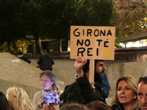 Concentraci&oacute; de protesta contra la pres&egrave;ncia de Felip VI a Catalunya a la pla&ccedil;a de l'U d'octubre