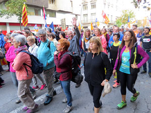 Sortida de la columna de la Marxa per la Llibertat des de la pla&ccedil;a de l'1 d'octubre de 2017 de Girona