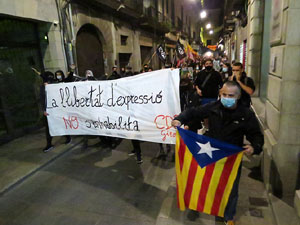 Concentraci&oacute; contra el 155 davant la subdelegaci&oacute; dels govern espanyol a la Gran Via de Jaume I