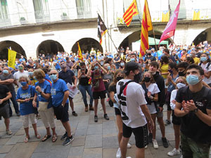 Diada Nacional 2020. Concentració a la plaça del Vi, lectura del manifest i cant de Els Segadors