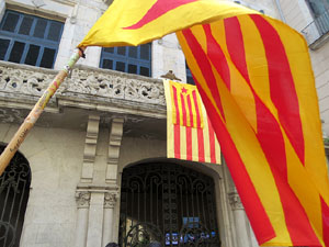 Diada Nacional 2020. Concentració a la plaça del Vi, lectura del manifest i cant de Els Segadors