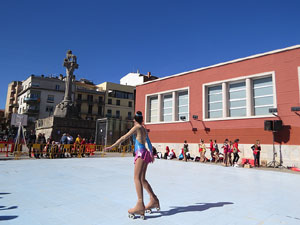 VIII Jornada de l'Esport Femení 2020 a la plaça Salvador Espriu, la de Francesc Calvet i Rubalcaba, la plaça Catalunya i el riu Onyar