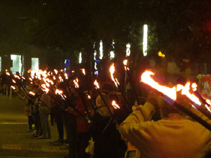 Concentraci&oacute; i encesa de torxes en commemoraci&oacute; del l'1-O del 2017