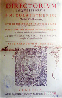 Imatge de la portada del 'Directorum Inquisitorum', de Nicolau Eimeric. Girona, Segle XIV. El manual descriu diverses pràctiques màgiques i dona les directris per descubrir comportaments herètics