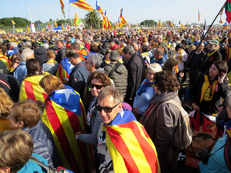 Acte del Consell per la República Catalana a Perpinyà amb el Prsident Carles Puigdemont i els consellers Clara Ponsatí i Toni Comín