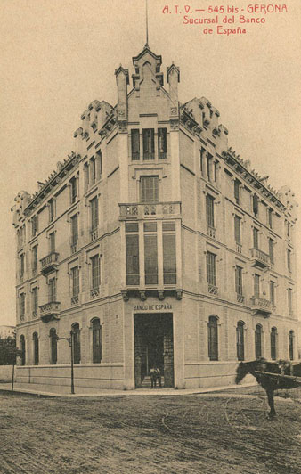 Façana de l'edifici del Banc d'Espanya a la plaça del Marquès de Camps. 1902-1910