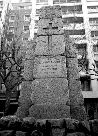 Monument als Caídos de la Guerra Civil, instal·lat a la plaça Poeta Marquina. 1967
