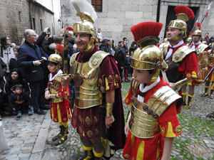 Setmana Santa 2022 a Girona. Sortida dels Manaies per lliurar el Penó