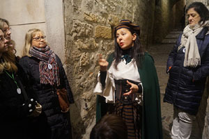Festival Acocollona't 2022. Ruta teatralitzada de les llegendes de Girona pels escenaris on es desenvolupen