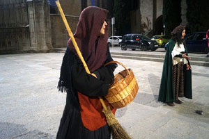 Festival Acocollona't 2022. Ruta teatralitzada de les llegendes de Girona pels escenaris on es desenvolupen