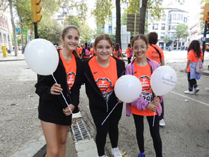 Cursa de la Dona 2022. Concentraci&oacute; i sortida del Parc de la Devesa, cursa pels carrers de Girona