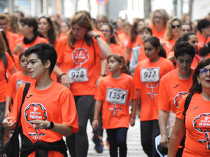 Cursa de la Dona 2022. Concentració i sortida del Parc de la Devesa, cursa pels carrers de Girona