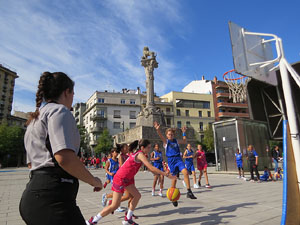 X Jornada de l'Esport Femení 2022 a la plaça Salvador Espriu i la de Francesc Calvet i Rubalcaba