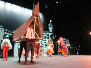 Representaci&oacute; de 'La mosca d'en Quim' per la Fal&middot;lera Gironina