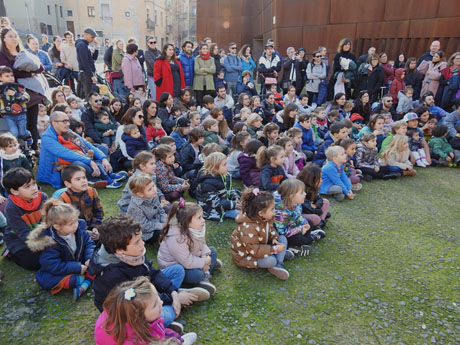 Nadal 2022 a Girona. Cercavila i Els Pastorets de la Mula Baba a la plaça del Pallol