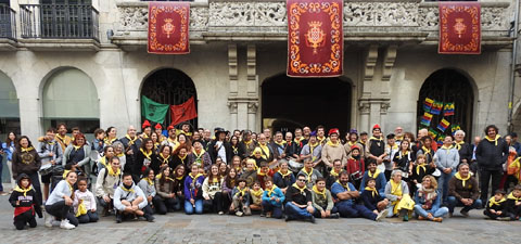 Foto de grup dels participants a les Matinades 2022, a la plaça del Vi