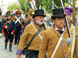 XIV Festa Reviu els Setges Napoleònics de Girona. Desfilada pels carrers de Girona