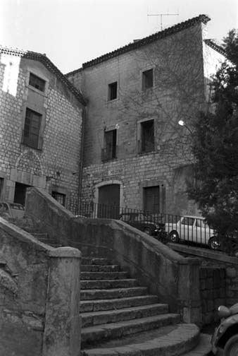 Façana de l'Hospital Militar, a l'antic convent de la Mercè. 1971